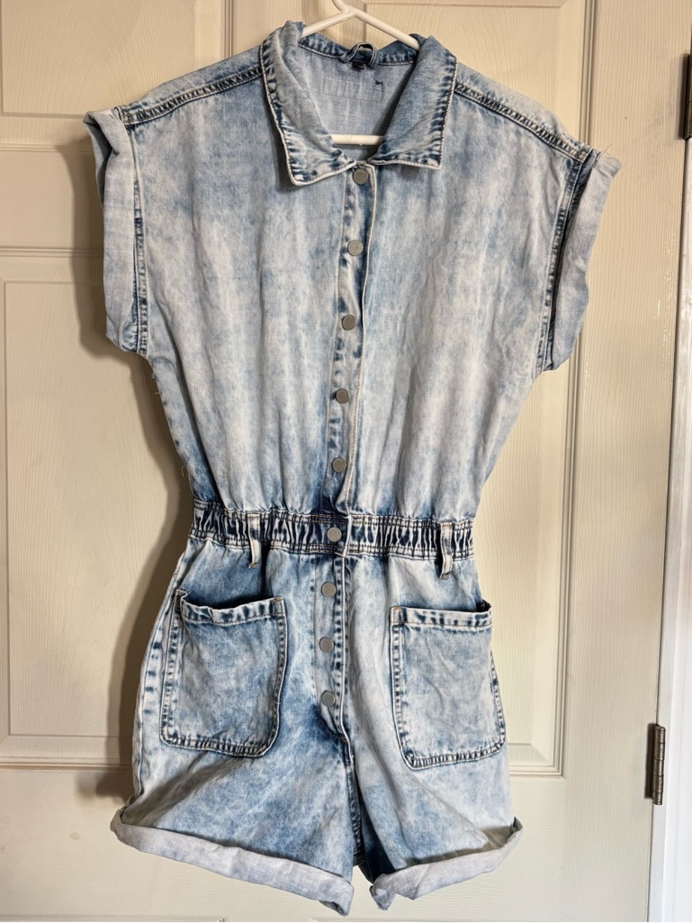 BlankNYC Cotton Time Zone Light Acid-Wash Denim Romper short sleeve
